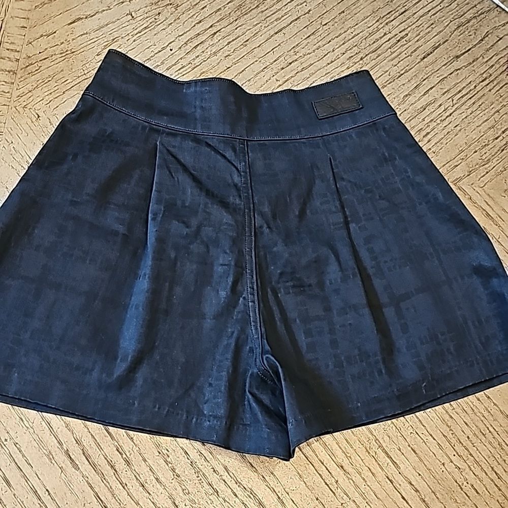 Size 26 dark denim shorts - Picture 6 of 7